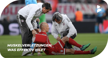 Arjen Robben liegt mit einer Muskelverletzung am Boden